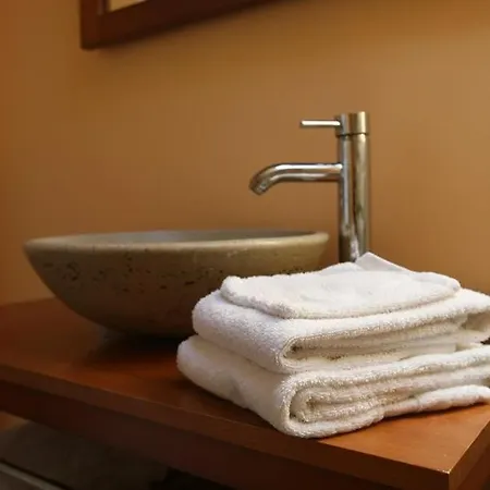فندق مبيت وإفطار Les Falaises 4*