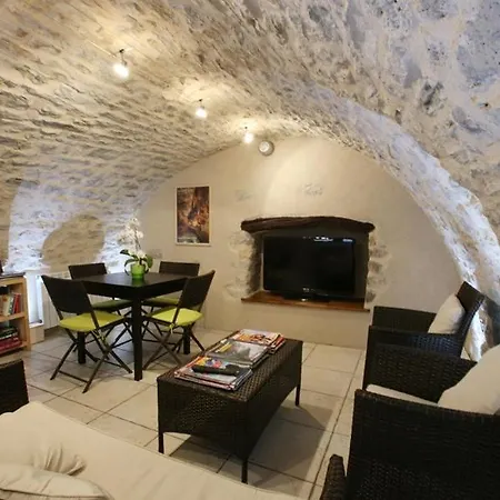 فندق مبيت وإفطار Les Falaises 4*