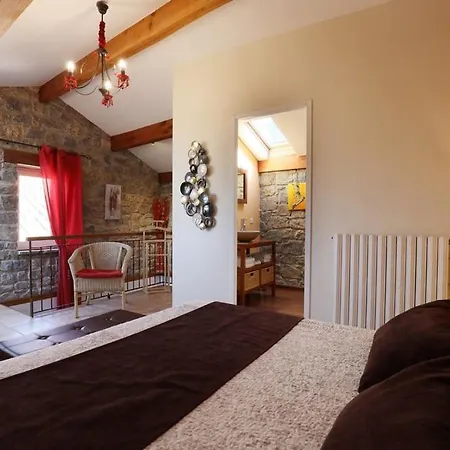 Les Falaises Bed & Breakfast Mostuejouls